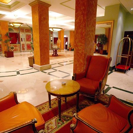 Hotel Intourist Palace Batumi Exterior foto