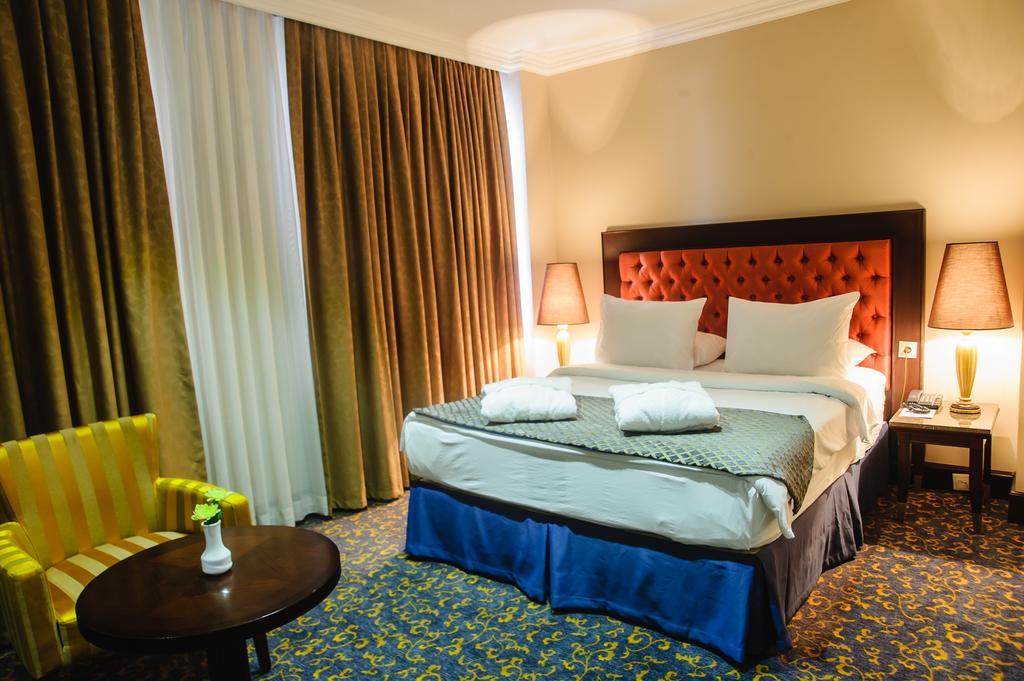 Hotel Intourist Palace Batumi Exterior foto