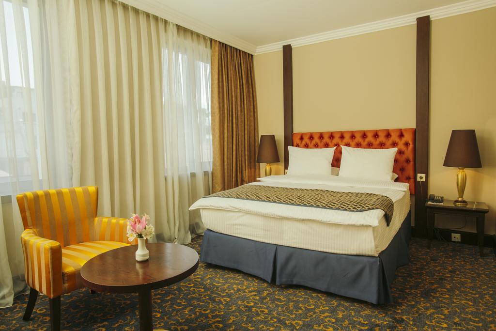 Hotel Intourist Palace Batumi Exterior foto