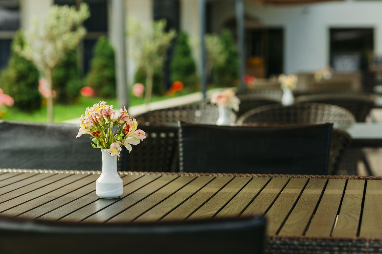 Hotel Intourist Palace Batumi Exterior foto