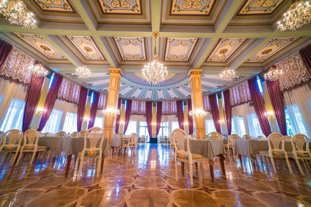 Hotel Intourist Palace Batumi Exterior foto