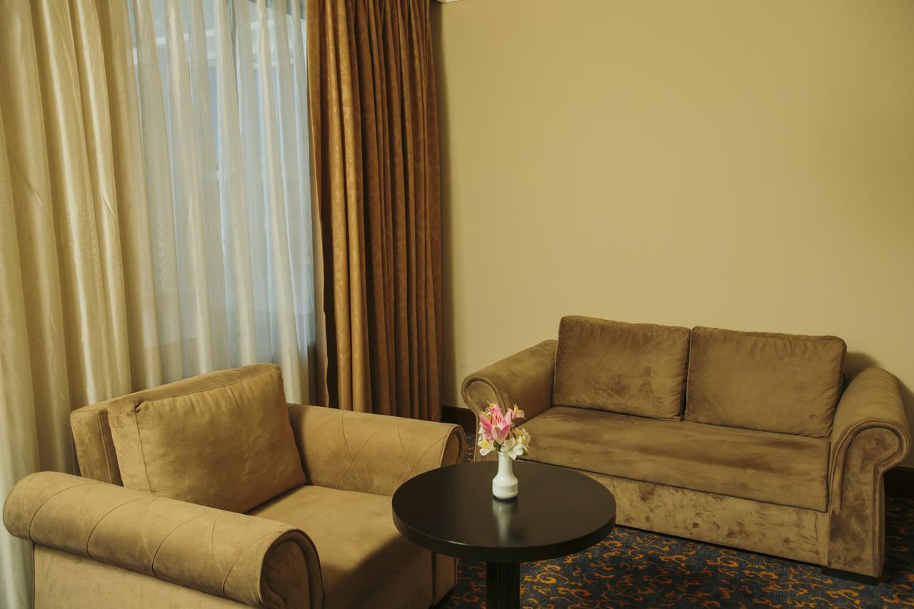 Hotel Intourist Palace Batumi Exterior foto