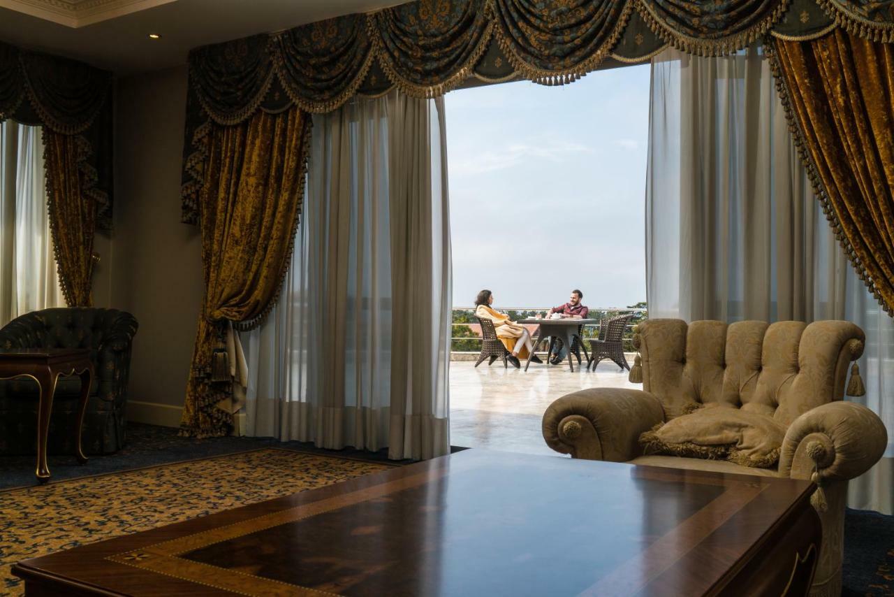 Hotel Intourist Palace Batumi Exterior foto